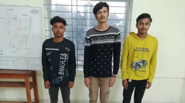 বগুড়ায় "ইউনূস হটাও, দেশ বাঁচাও" লেখা ব্যানারসহ গ্রেফতার ৩